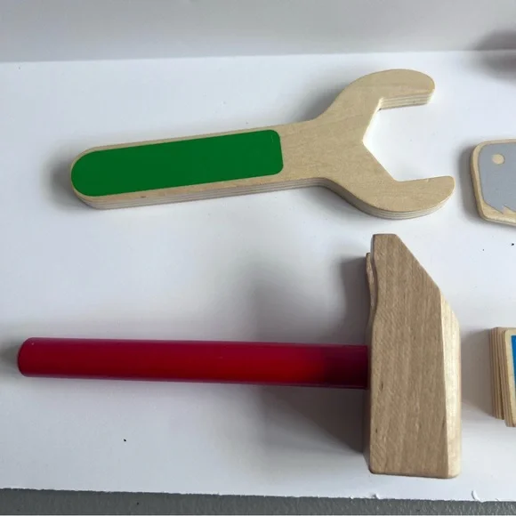 Melissa and Dug Wooden Tool Set with Belt - Picture 5 of 11